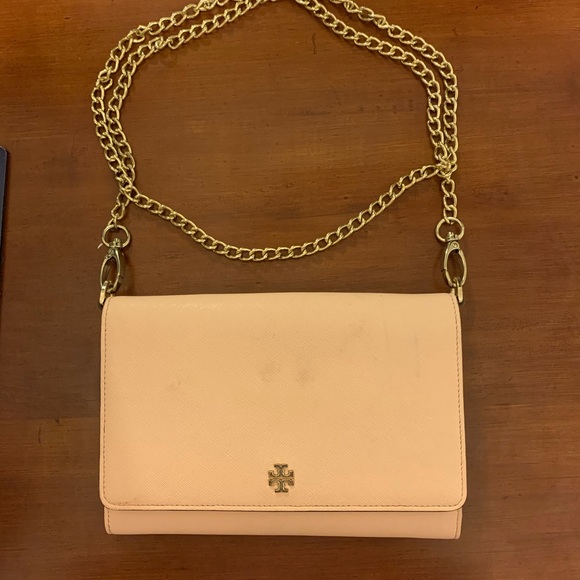 Tory Burch Handbags - Tory Burch Robinson Saffiano Chain Wallet